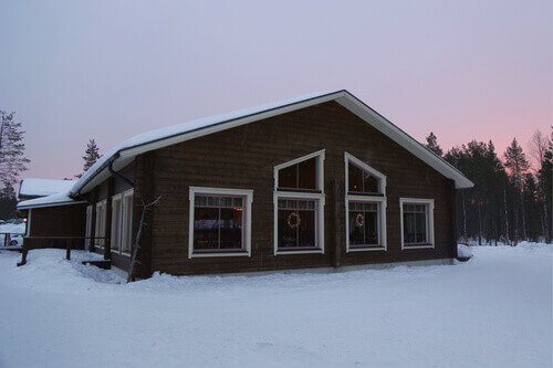 Arctic Snow Hotel & Glass Igloos Wooden Cabin in Sinetta.