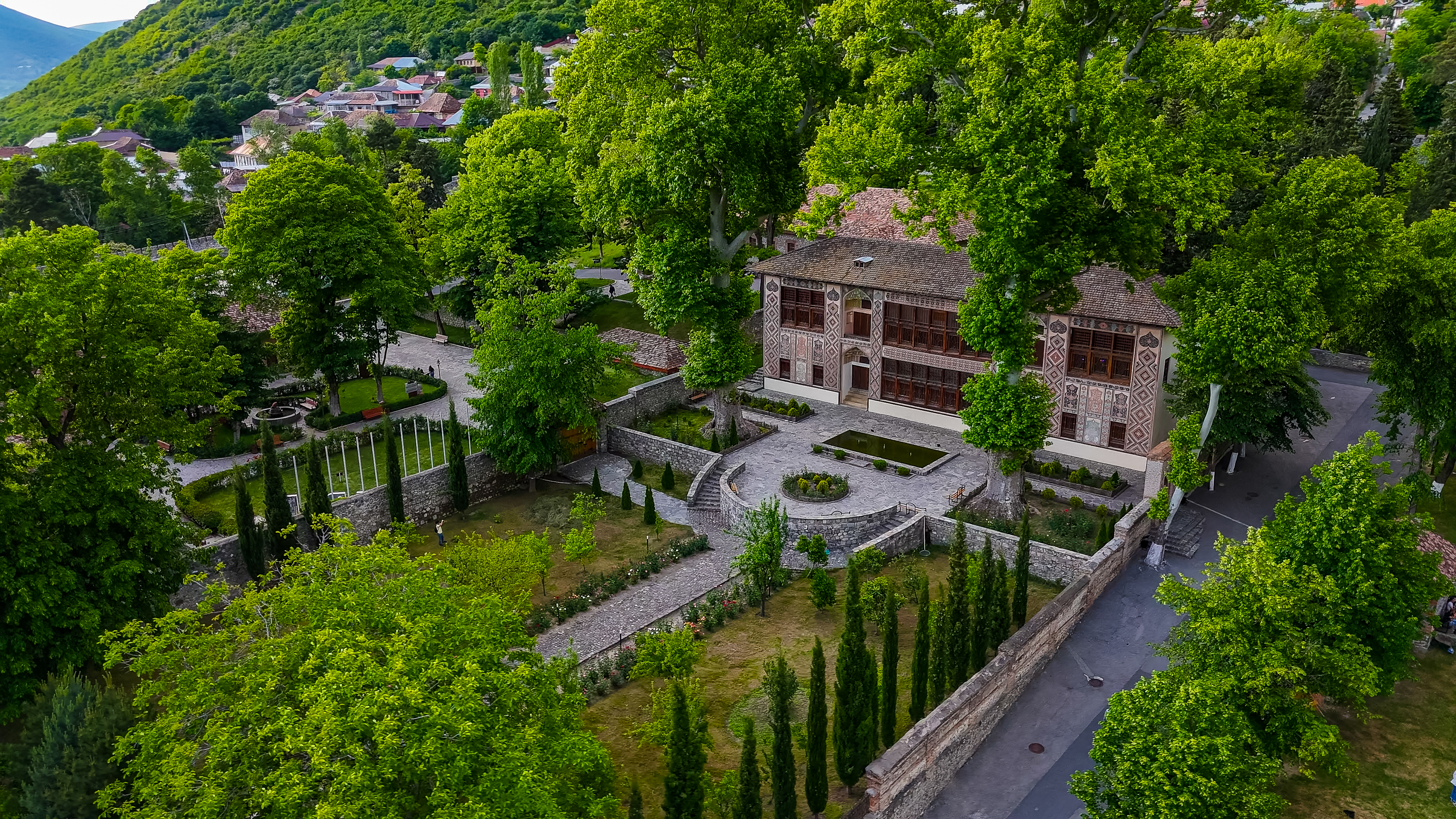 Sheki is renowned for its Silk Road history and landmarks like the Azerbaijan UNESCO site, Sheki Khan&rsquo;s Palace
