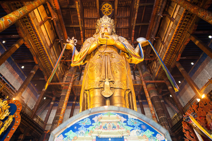 The Avalokitesvara statue found inside Gandan Monastery