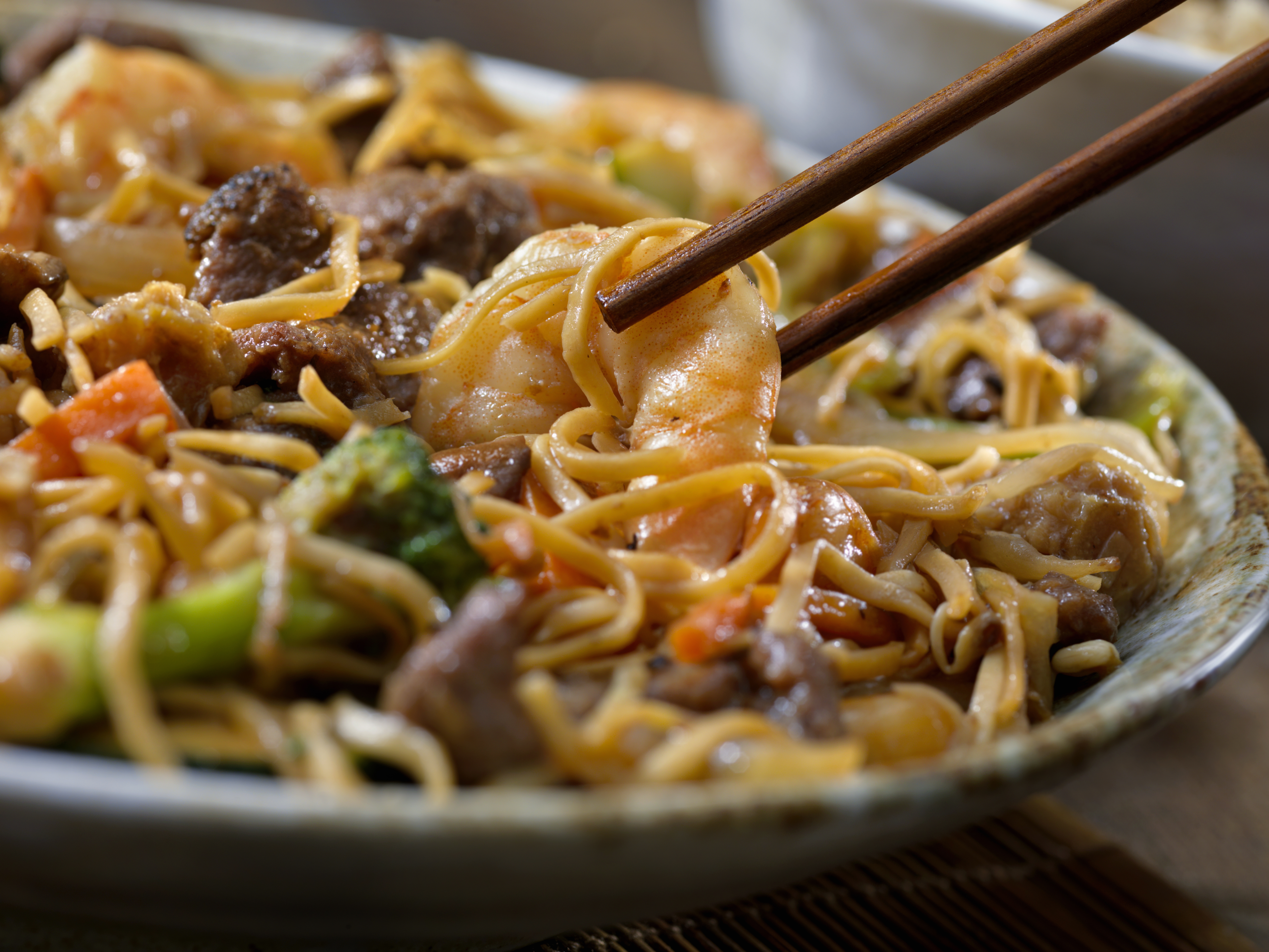 Shrimp and beef chow mein
