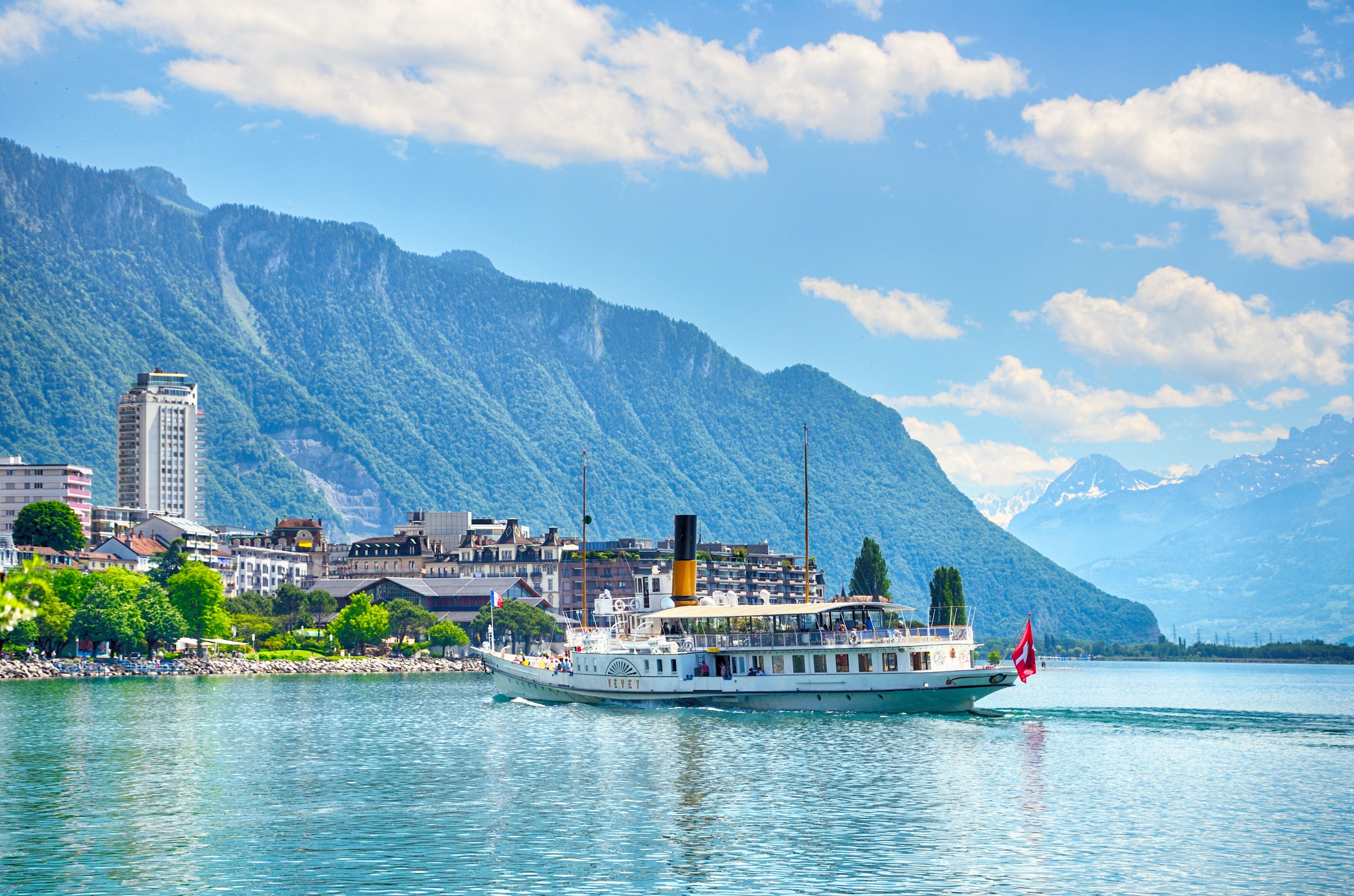 Strolling the lakeside paths is my favorite way to unwind—benches, swans, Alps in the distance. Hop on a boat cruise for the best perspective (and to see the Jet d'Eau up close).
