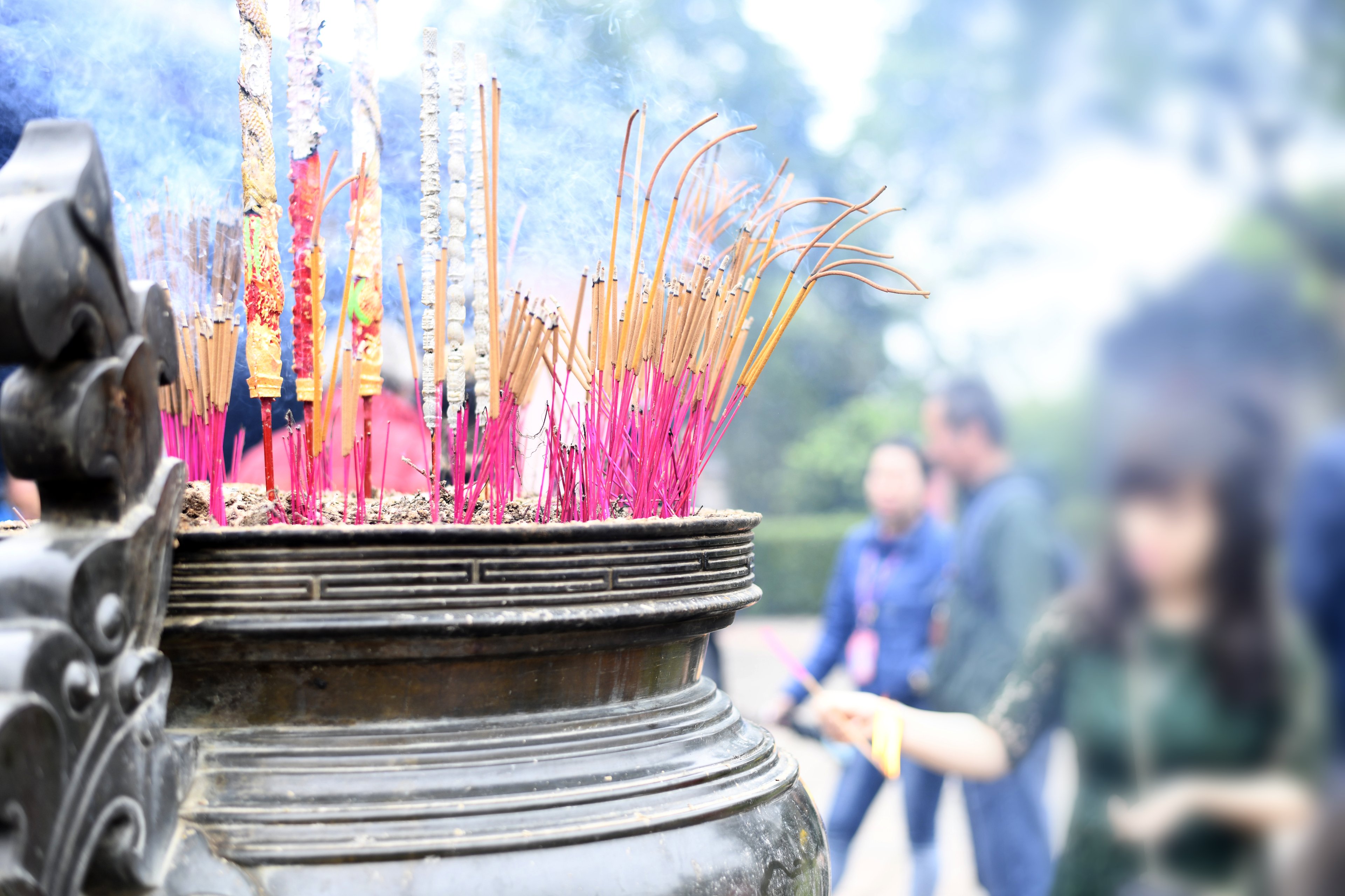 Incense burning at the H&ugrave;ng Kings Temple complex, part of annual ancestral worship ceremonies in Ph&uacute; Thọ province.