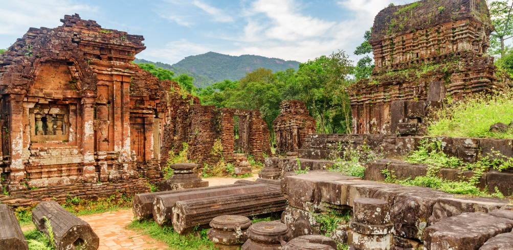 Customers On Tour:  Vietnam & Cambodia