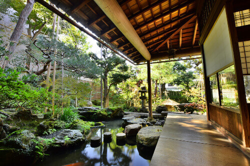 The peaceful Nomura Clan Bukeyashiki house in Kanazawa, Japan.