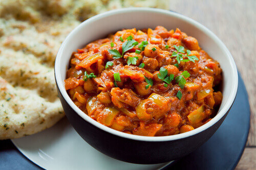 Chana masala with naan bread