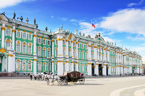 A historic site, well known worldwide, the Winter Palace in St. Petersburg is an architectural wonder.
