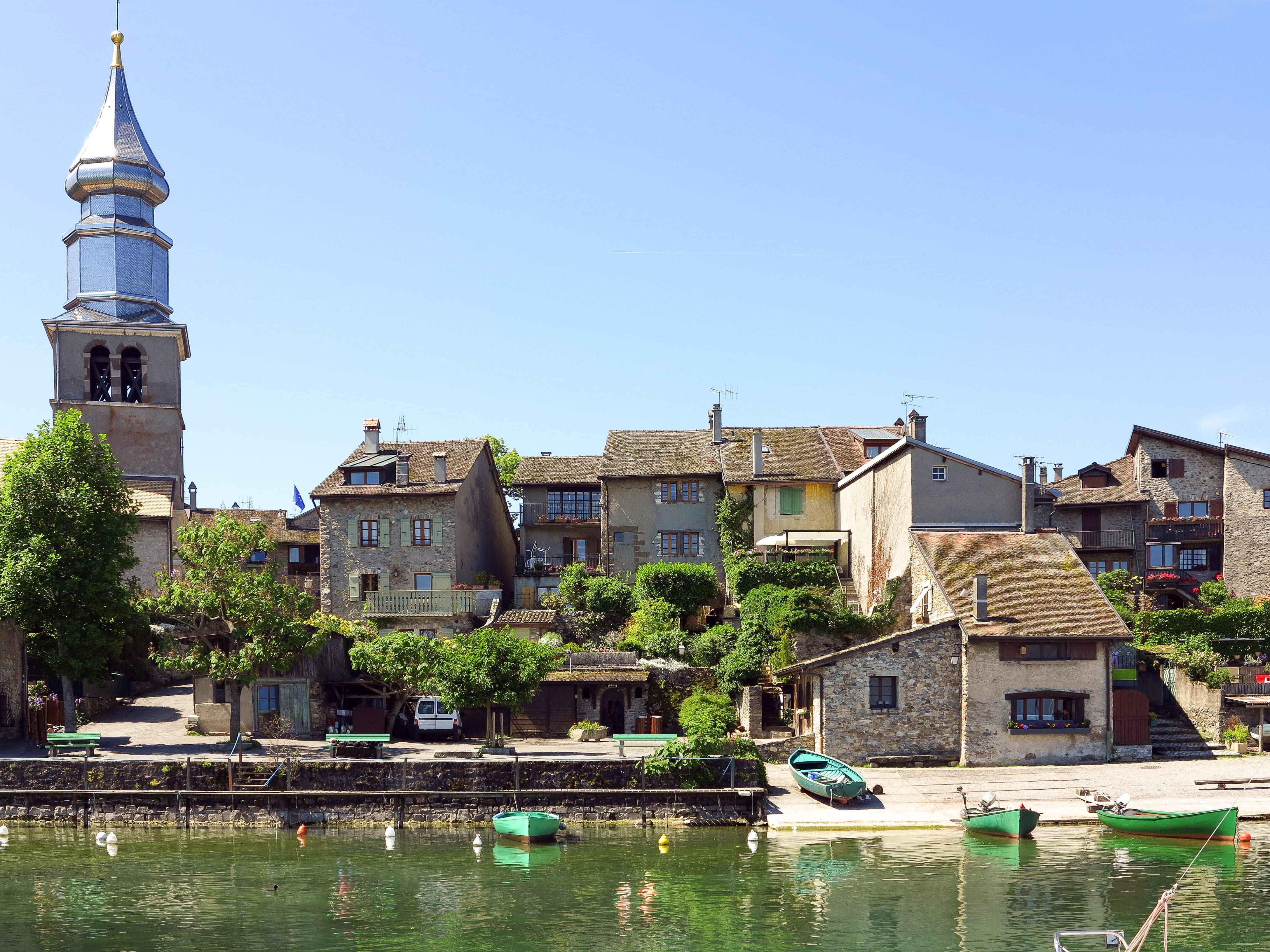 The picturesque harbour at Yvoire, one of Lake Geneva&rsquo;s most charming medieval villages