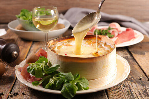 Mont d'or cheese with potato and ham