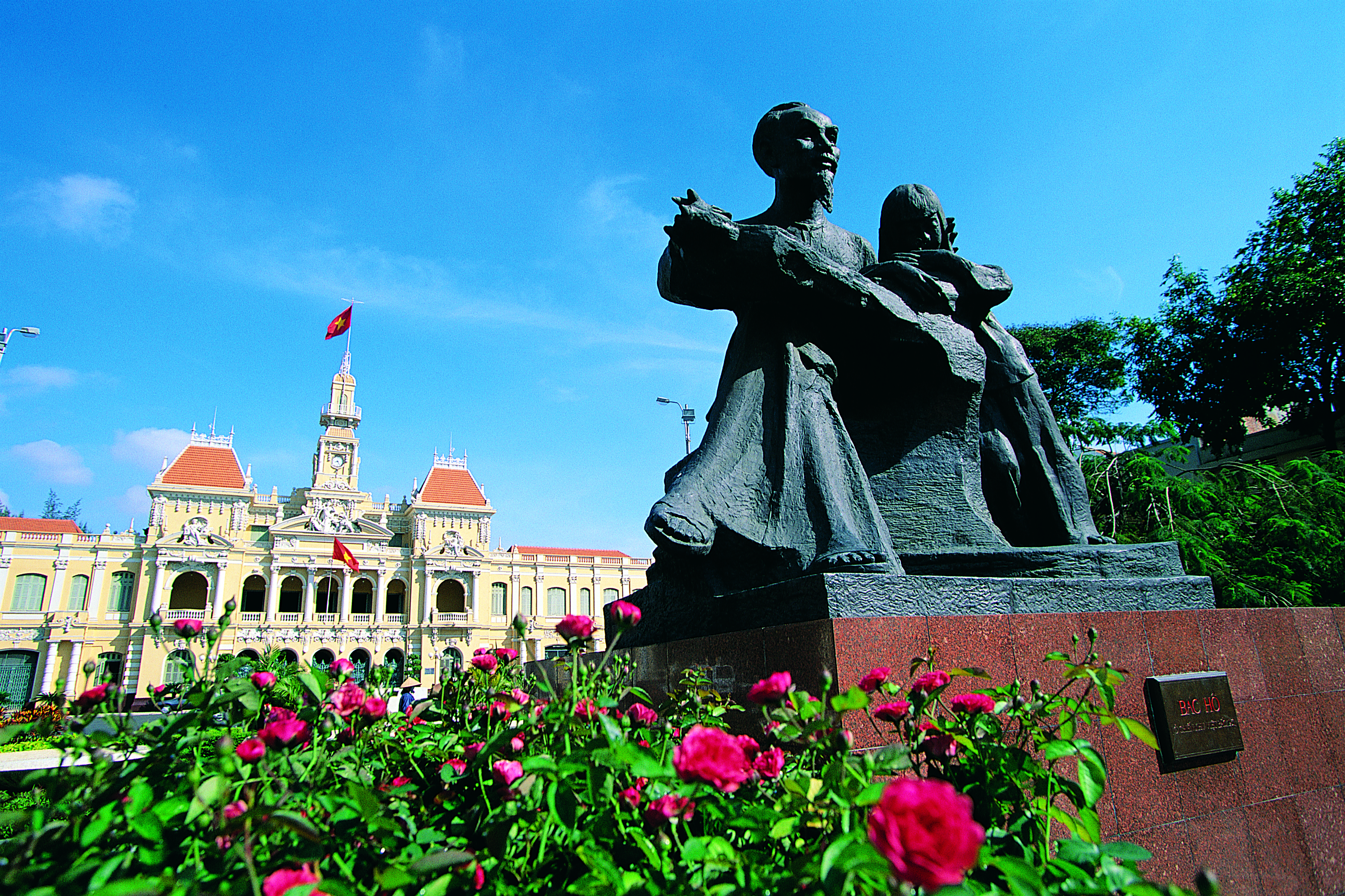 Sculptures at Ho Chi Minh City Hall symbolise the transformation of South Vietnam
