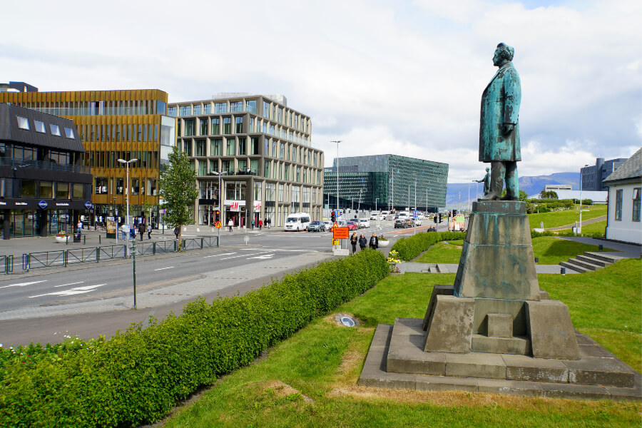 The statue of Prime Minister Hannes Havstein by sculptor Einar Jonsson on Laekjargata Street.