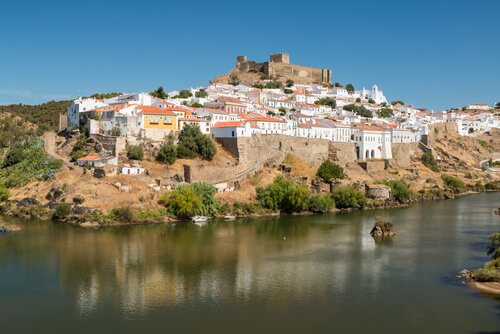 By the water, sits the picturesque Castelo de Mertola.