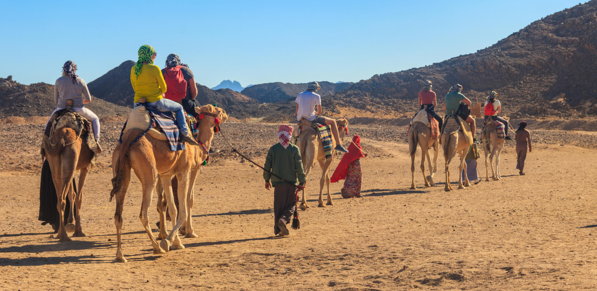 How To Dress For The Desert 