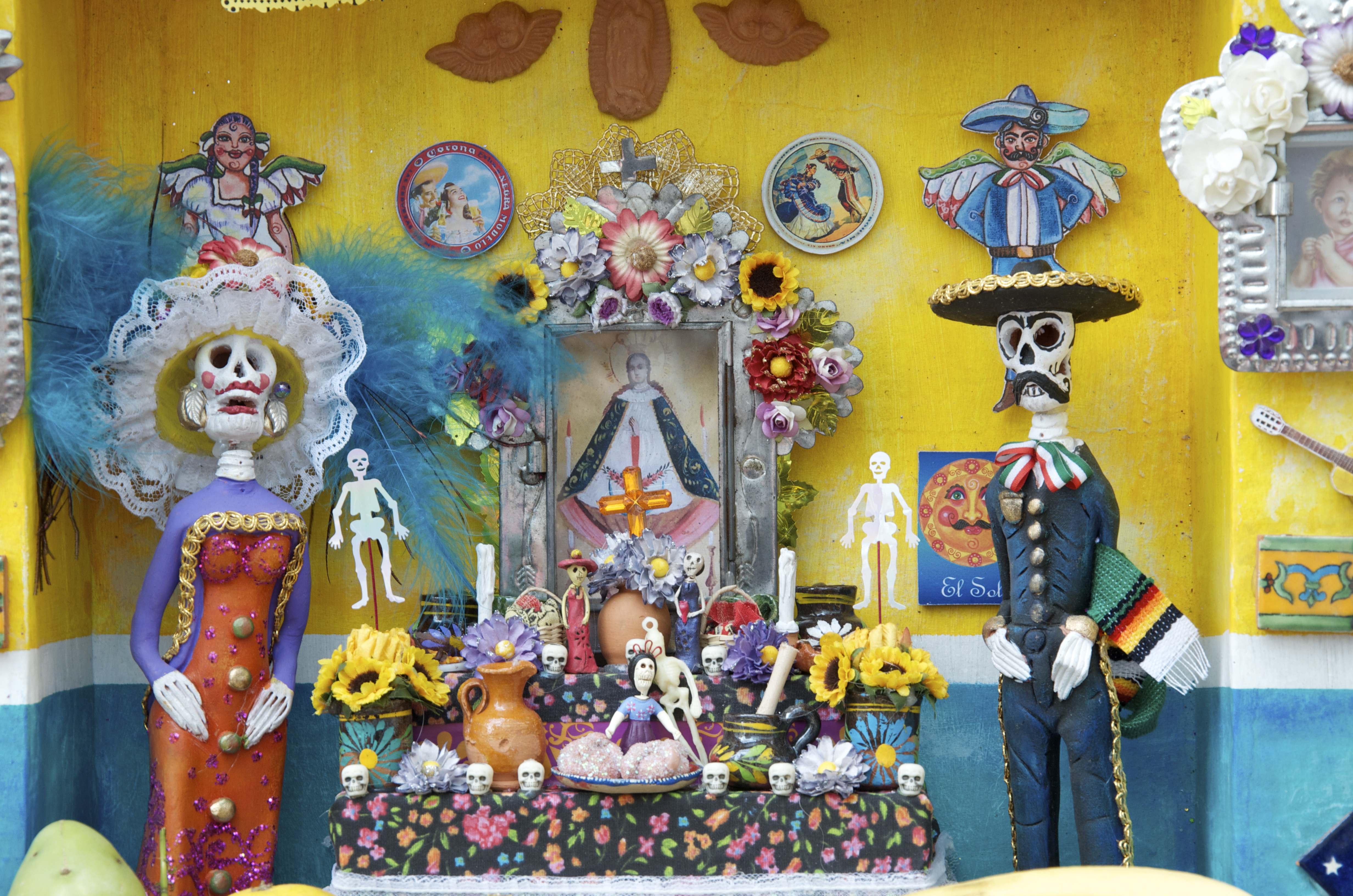 An offrenda—an altar honouring the dead.