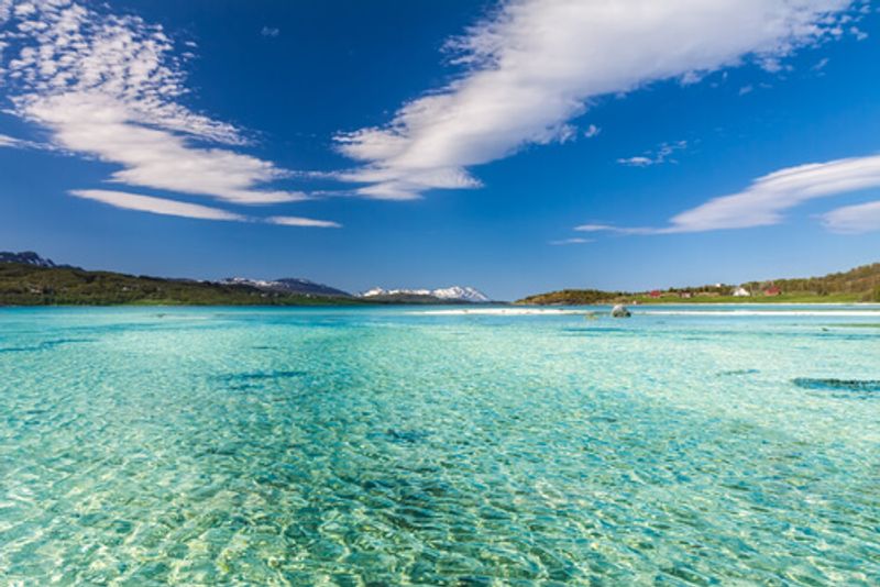 In summer, the Lofoten Islands boast stunning beachside views.