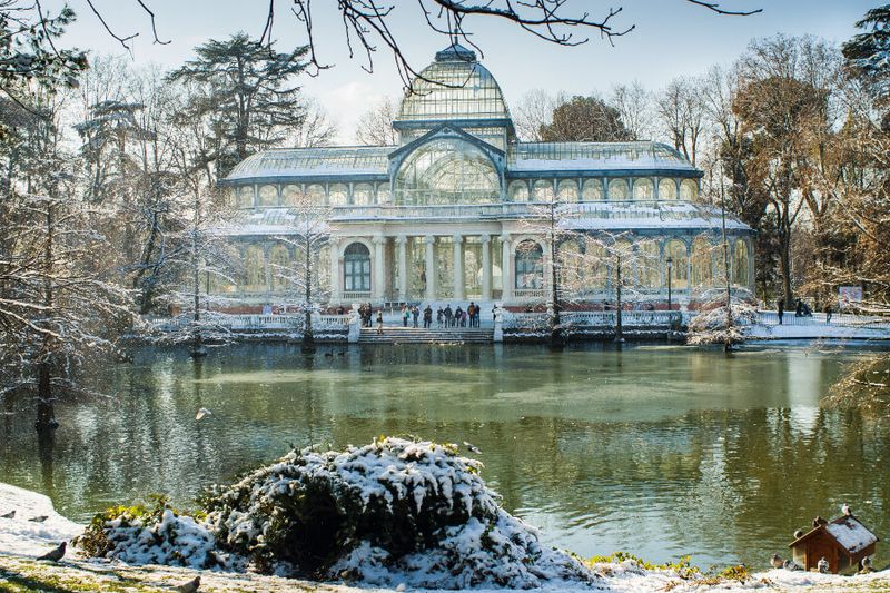 The Buen Retiro Park in Plaza de la Independencia during winter.