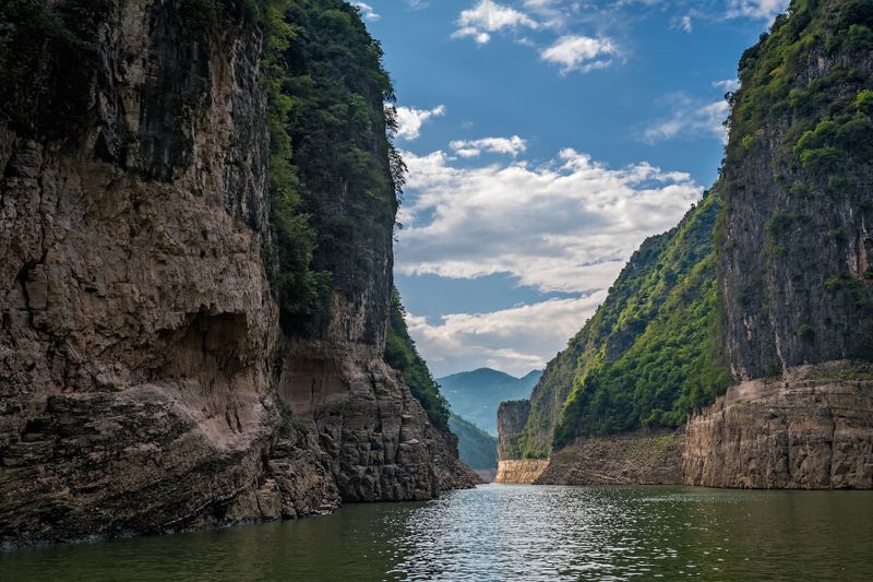 Deep vertical canyon walls in Shennong Xi stream.