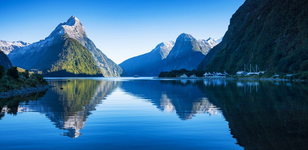 16 Day South Pacific Wonders Including New Zealand's North Island