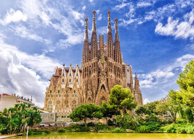 The stunning architectural marvel of La Sagrada Familia, Barcelona.