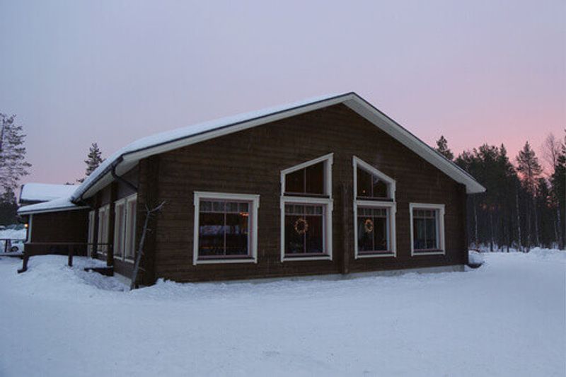 Arctic Snow Hotel & Glass Igloos Wooden Cabin in Sinetta.