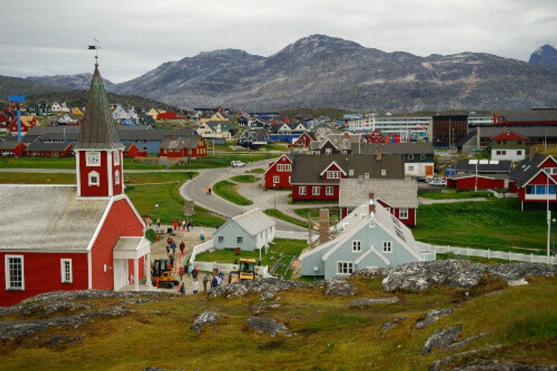 Busy sidestreets and great landmarks in Nuuk.