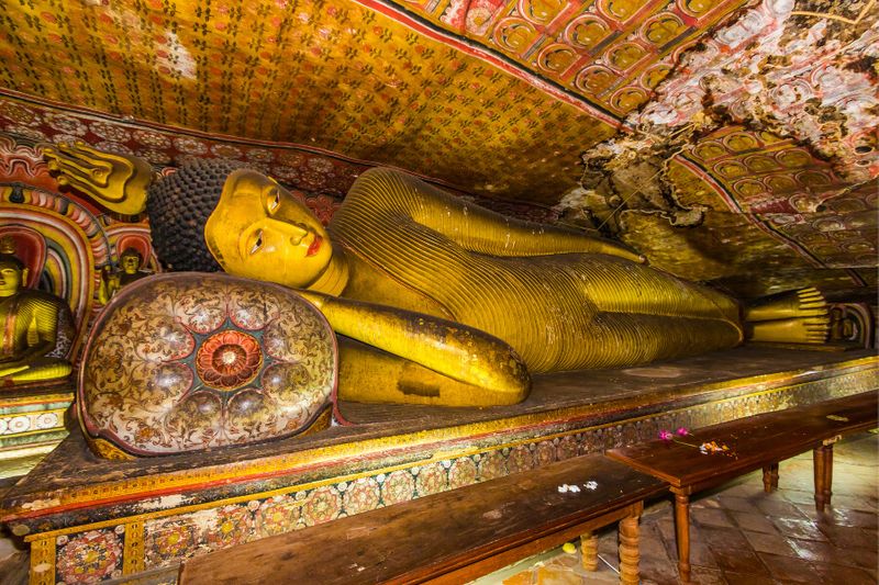 Snapshot: Dambulla Caves - Inspiring Vacations