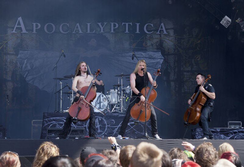 The Heavy Metal Opera Band, Apocalyptica.