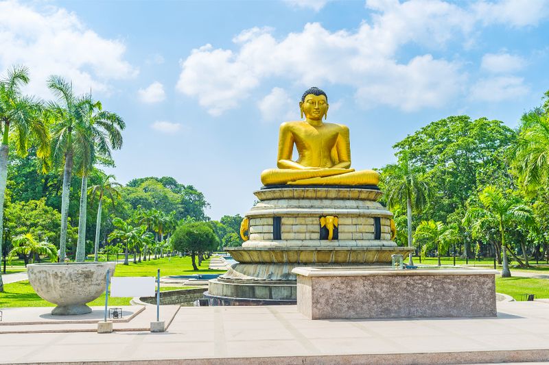 The golden Buddha Statue in Viharamahadevi Park