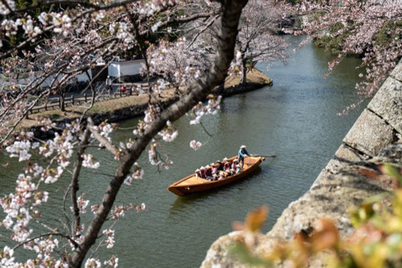 The Wasen boating moat in Himeji Castle.