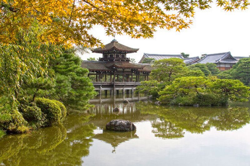 Taihei-Kaku Bridge in the Heian Jingu Shrine was said to be the bridge in the novel Memoirs of a Geisha, which was based in Kyoto, Japan.