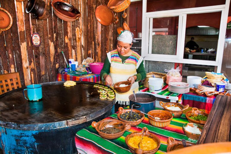 A female chef in Teotihuacan.
