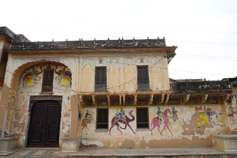 The Hanuman Prasad Goenka Haveli mansion with its faded frescoes