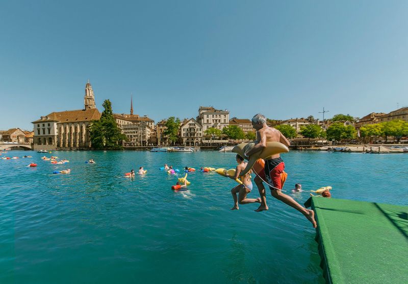 Swimming in Lake Zurich (Credit: Zurich Tourism)