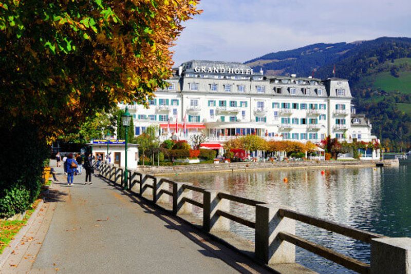 The Grand Hotel Zell am See is situated in the Zell am See Old Town.