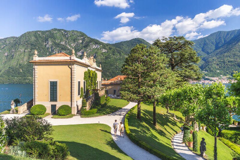 Tourists at the Villa del Babianello on Lake Como.